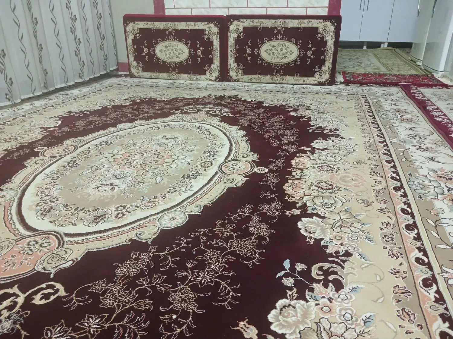 دو تخته فرش|فرش|صحنه, |دیوار