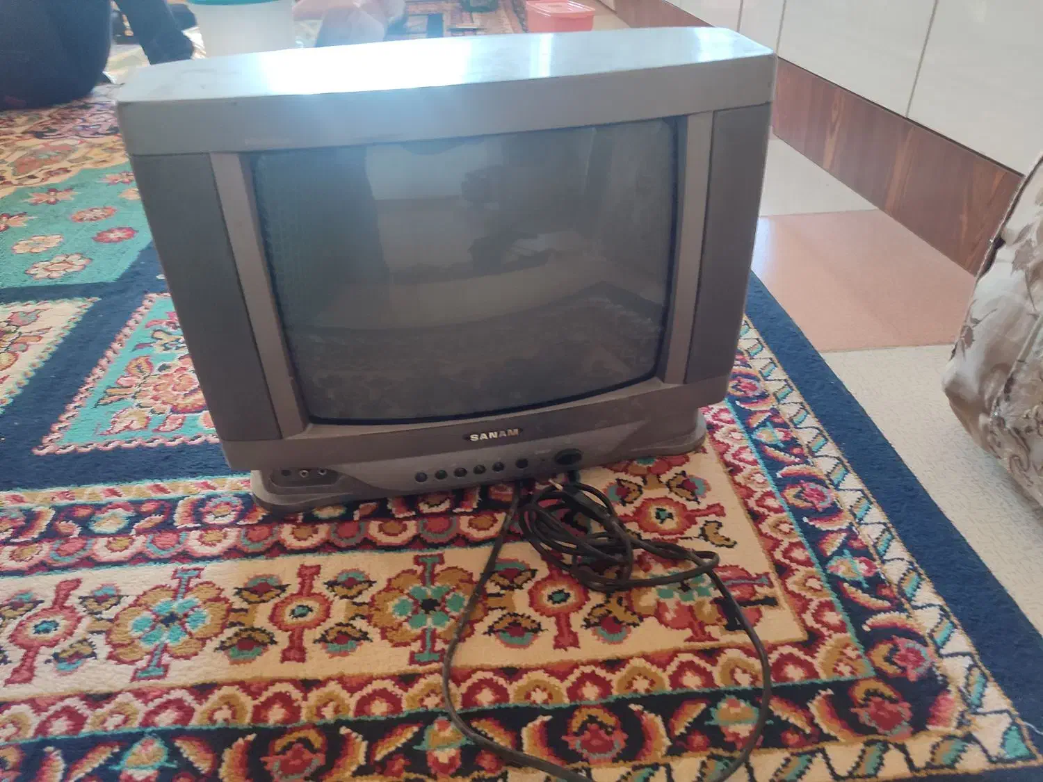 تلویزیون 14اینج تر و تمیز|تلویزیون و پروژکتور|دورود, |دیوار