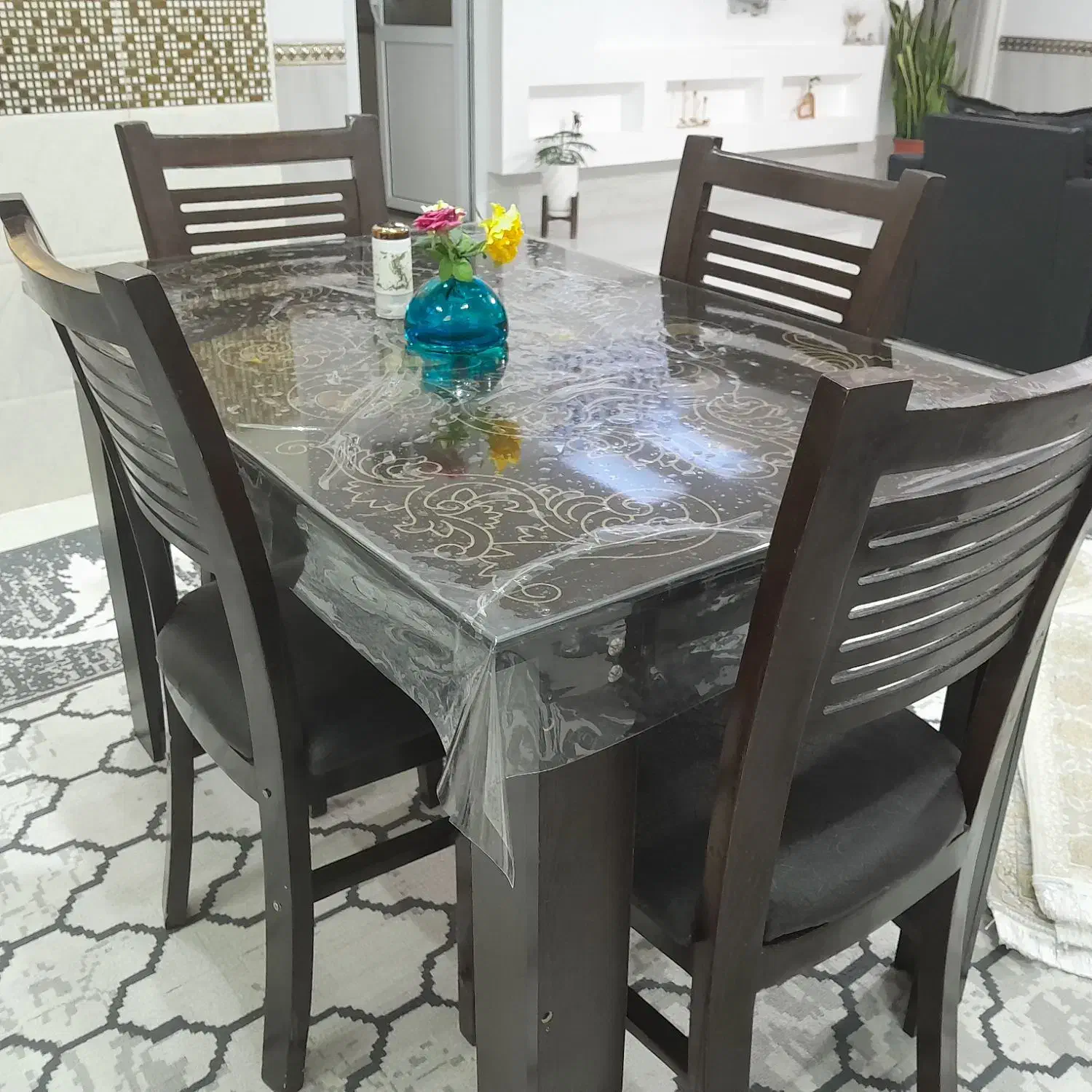 ست مبل میزناهارخوری وجاکفشی همه باهم فقط ۶میلیون|مبلمان خانگی و میز عسلی|فسا, |دیوار