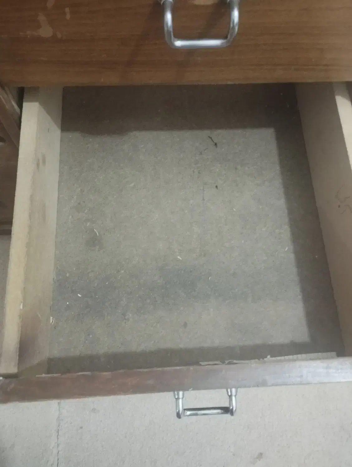 کمد چوبی چرخ دار|کتابخانه، شلف، قفسه‌های دیواری|اهواز, کوی مهدیس|دیوار