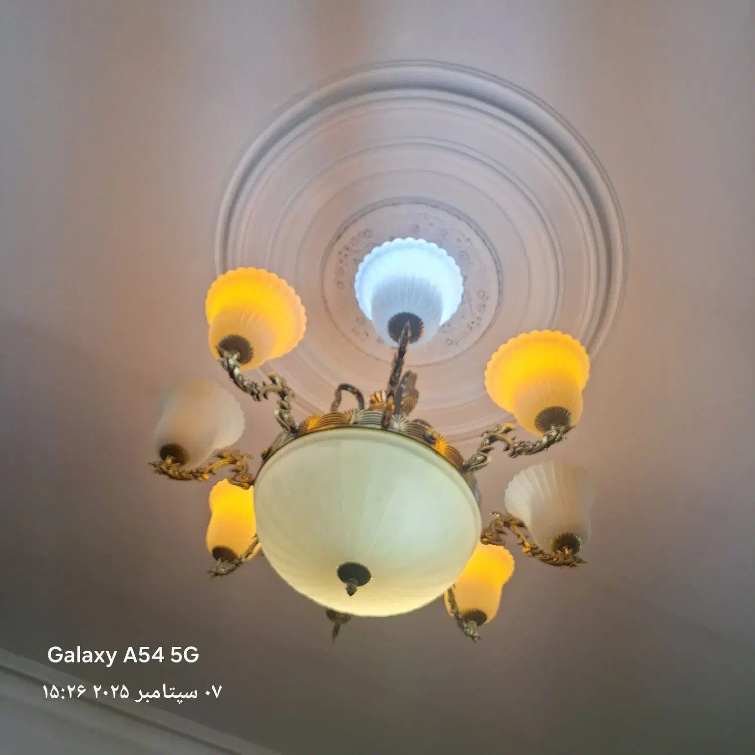 لوستر ۸شاخه خارجی|لوستر و چراغ آویز|قم, زنبیل آباد|دیوار