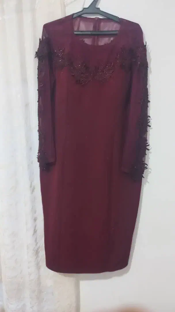 لباس مجلسی|لباس|خمین, |دیوار