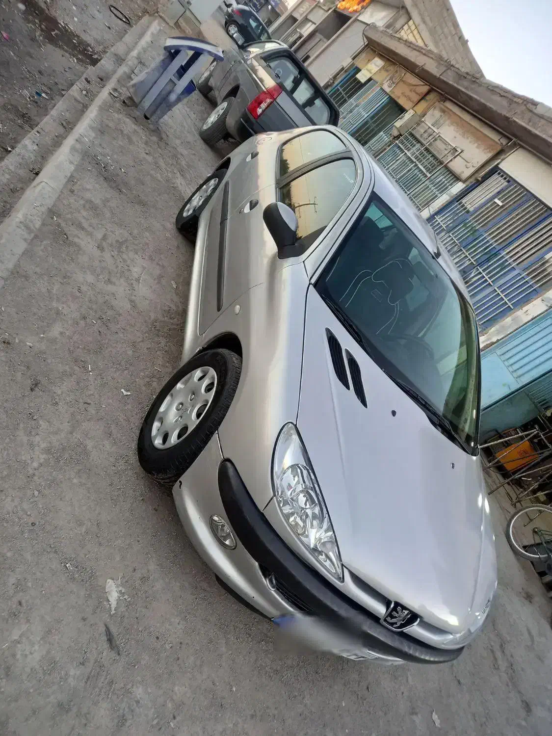 206مدل ۸۳تیپ۲|خودرو سواری و وانت|شاهین‌شهر, گرگاب|دیوار