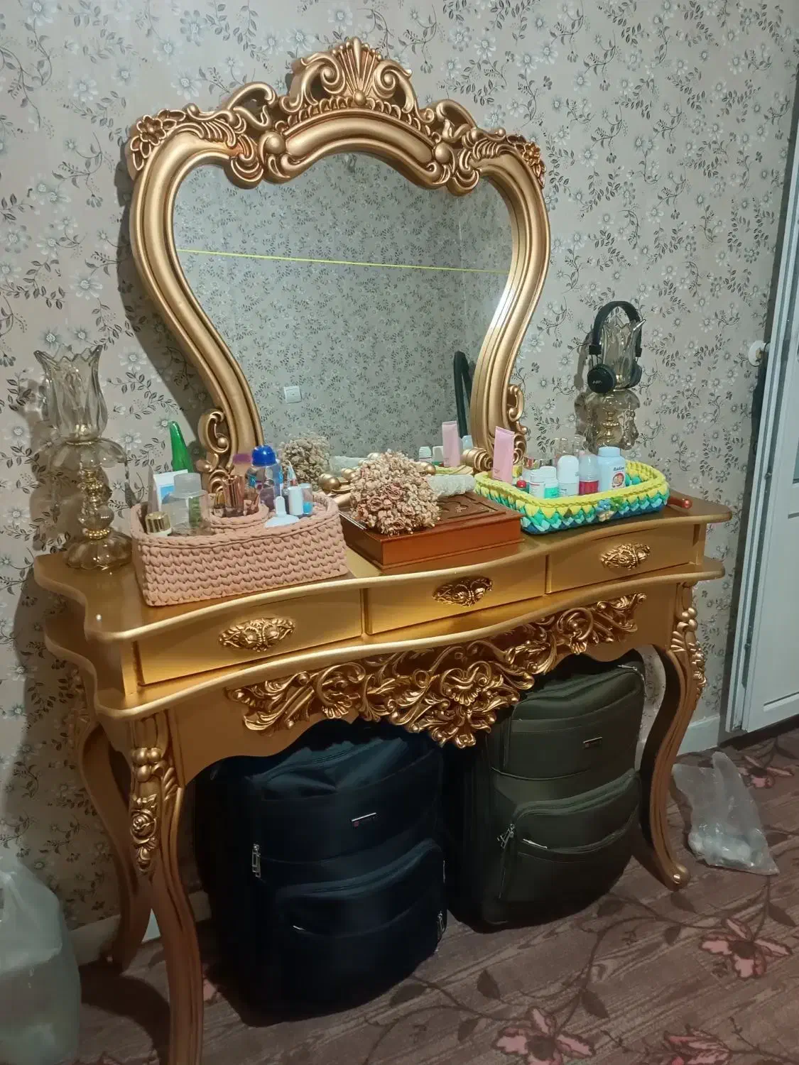 کنسول آینه|بوفه، ویترین، کنسول|سمنان, |دیوار