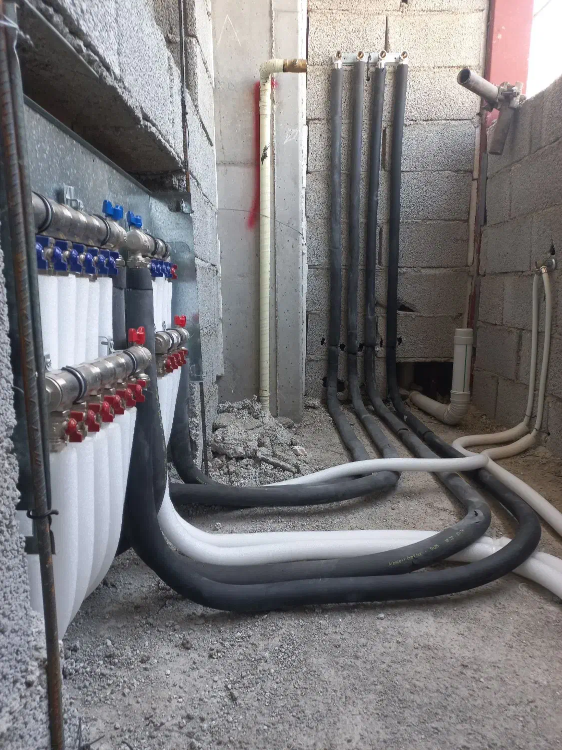 لوله کشی آب، فاظلاب  تعمیرات، نصب پمپ آب و شیرالات|خدمات پیشه و مهارت|پرند, فاز ۴|دیوار