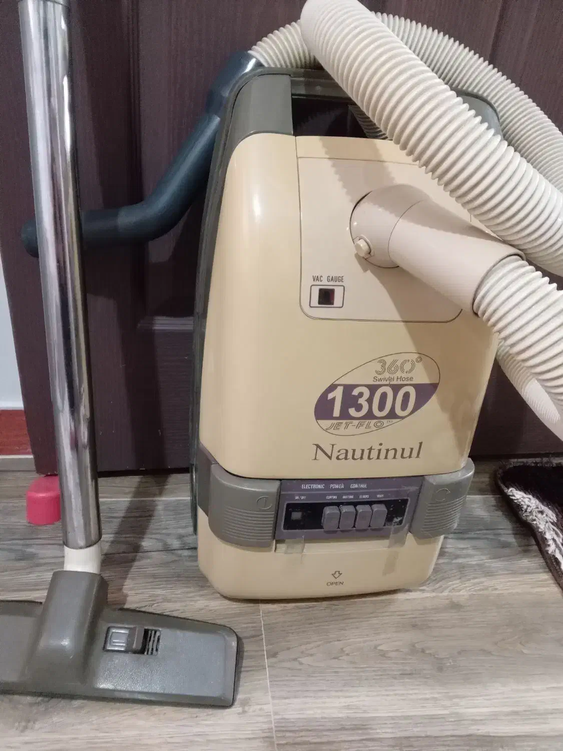 جارو برقی|جاروبرقی، جارو شارژی، بخارشو|رشت, گلزاران|دیوار