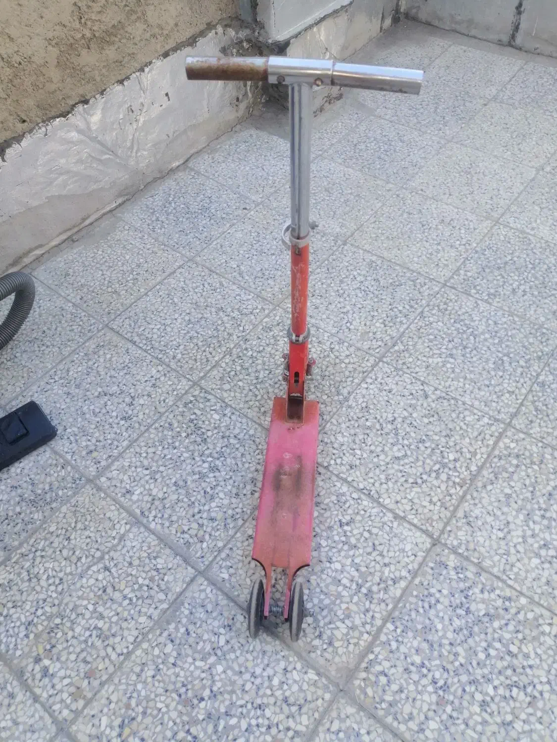 اسکوتر|دوچرخه، اسکیت، اسکوتر|شیراز, کوشک میدان|دیوار