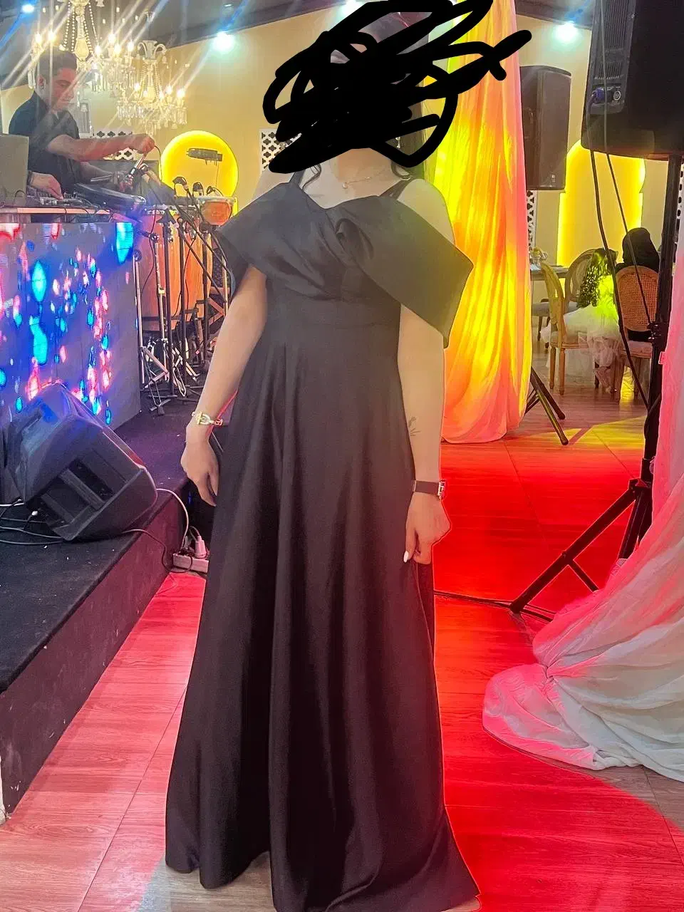 لباس مجلسی|لباس|لواسان, |دیوار