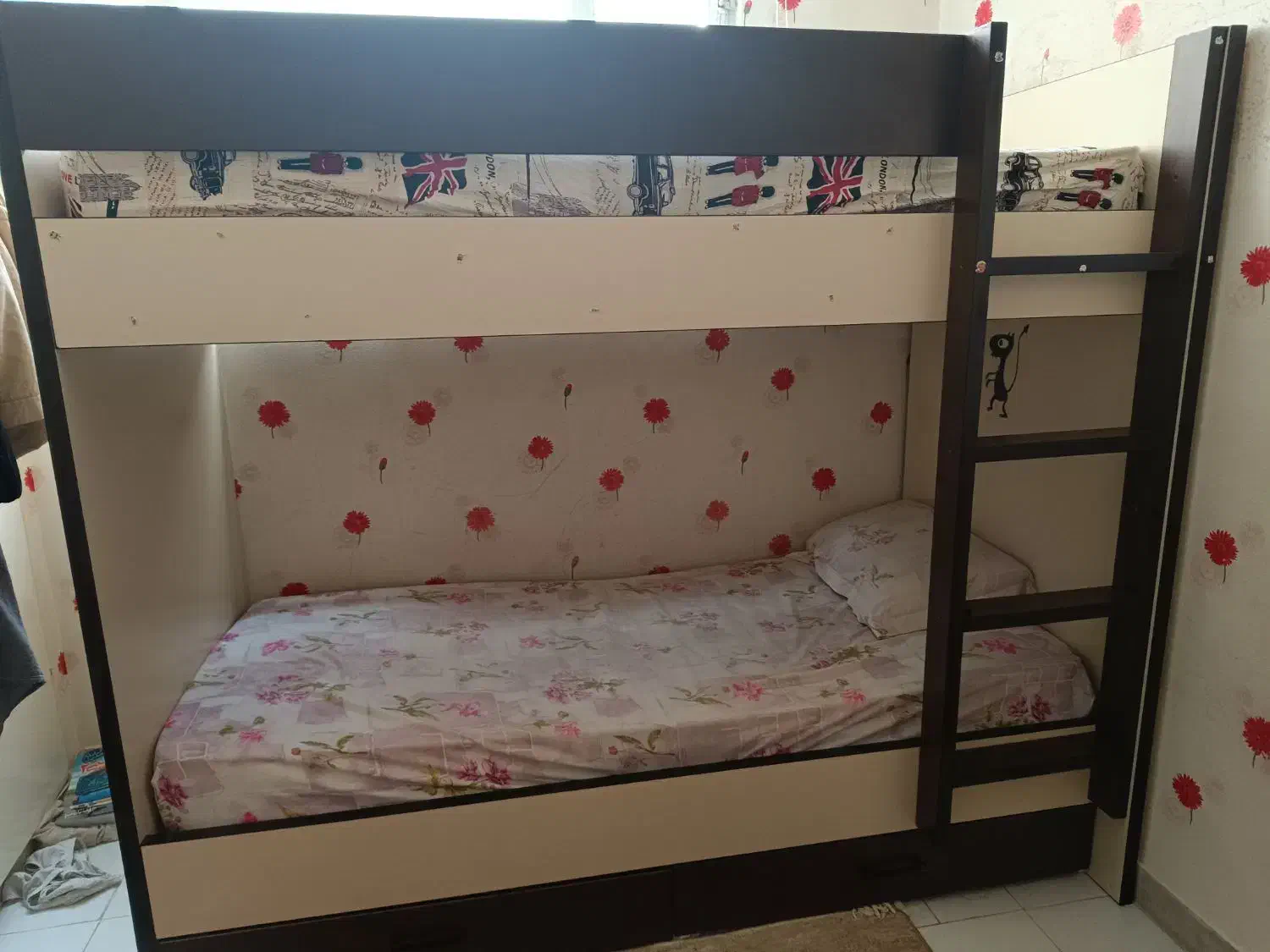 تخت چوبی دو طبقه جوان|تخت و سرویس خواب|اراک, |دیوار