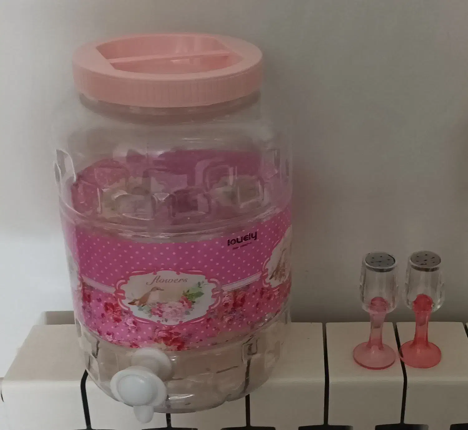 وسایل خونگی باکیفیت وقدیمی|ظروف سرو و پذیرایی|اصفهان, کوی ولی عصر|دیوار