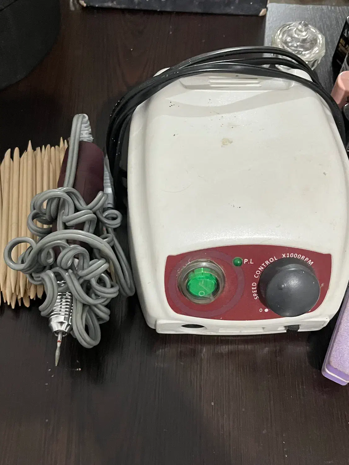 وسایل ناخن|آرایشگاه و سالن‌های زیبایی|آستارا, |دیوار