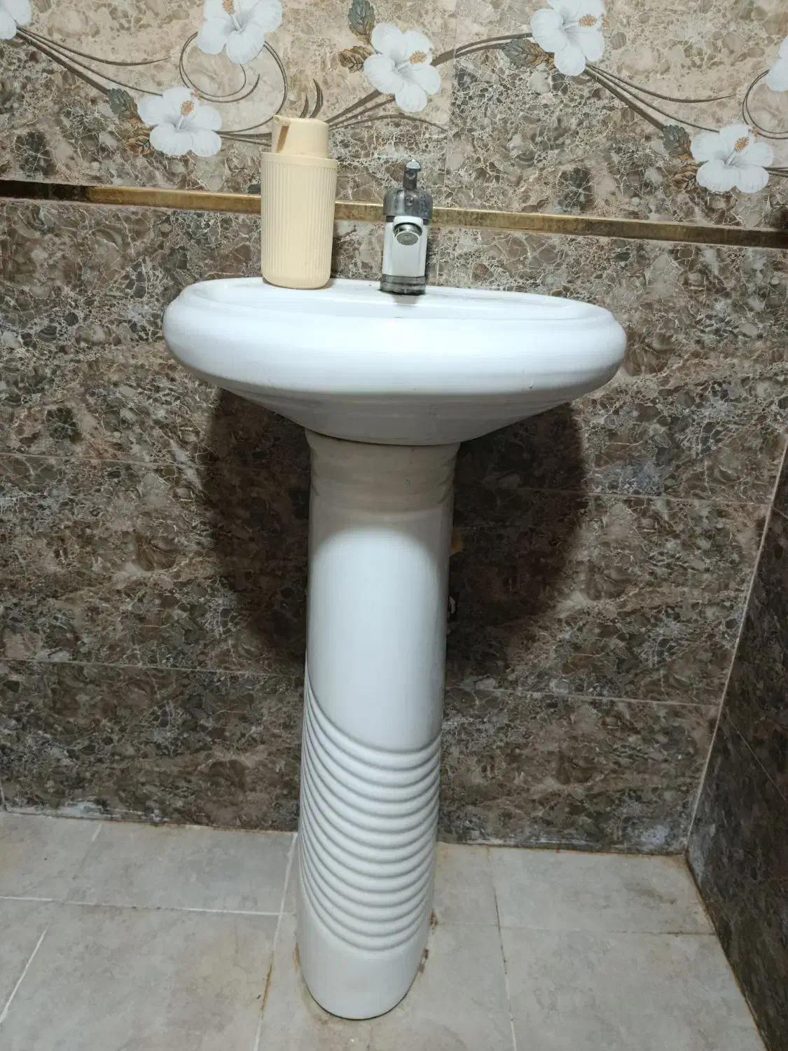 روشویی سرامیکی|لوازم سرویس بهداشتی|رشت, کوی جام جم|دیوار