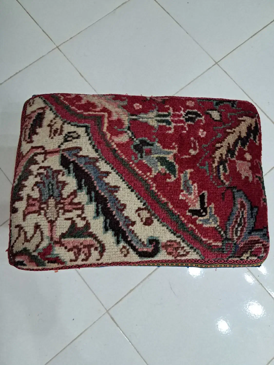 یک عدد پاف طرح صنعتی کاملا نو|صندلی و نیمکت|الوند, |دیوار