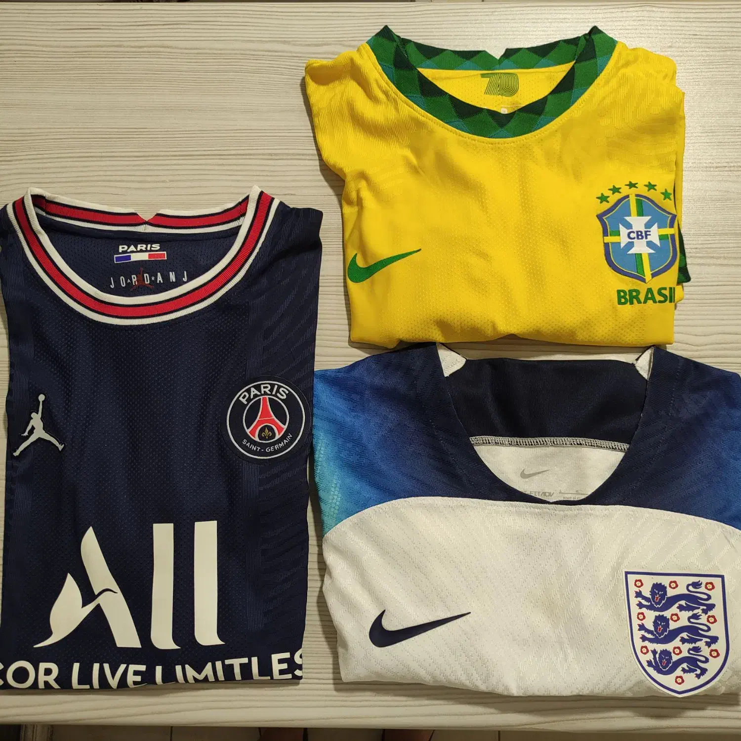 تیشرت فوتبال ورژن پلیری تخفیف ویژه تا آخر هفته|تجهیزات ورزشی|تهران, کوی بیمه|دیوار