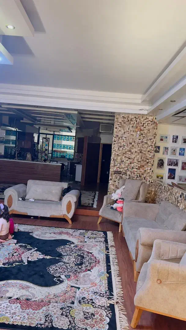 مبل۹نفره|مبلمان خانگی و میز عسلی|شاهین‌شهر, حافظ جنوبی|دیوار