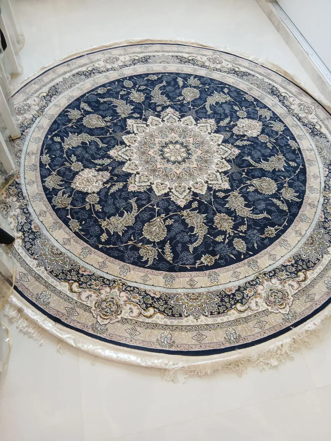 قالی گرد 1200شانه 4 متری|فرش|اصفهان, باغ فدک|دیوار