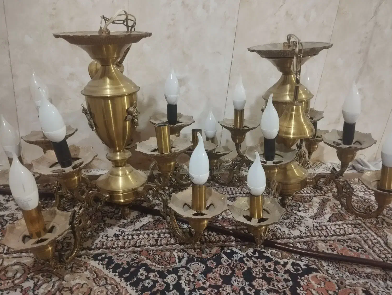 دوتا لوستر برنجی|لوستر و چراغ آویز|رباط‌کریم, نصیرشهر|دیوار