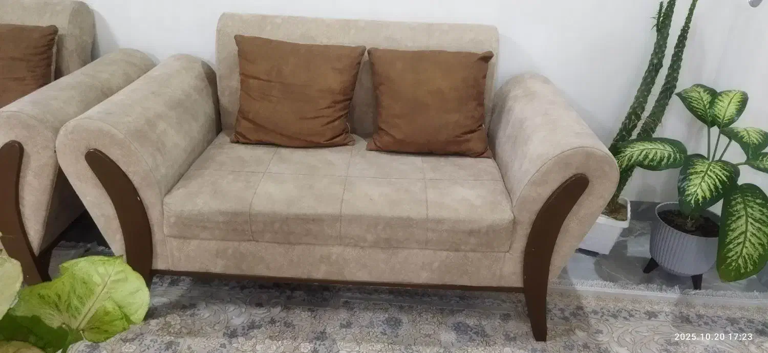 مبل کارکرده تمیز|مبلمان خانگی و میز عسلی|کوهمره, |دیوار