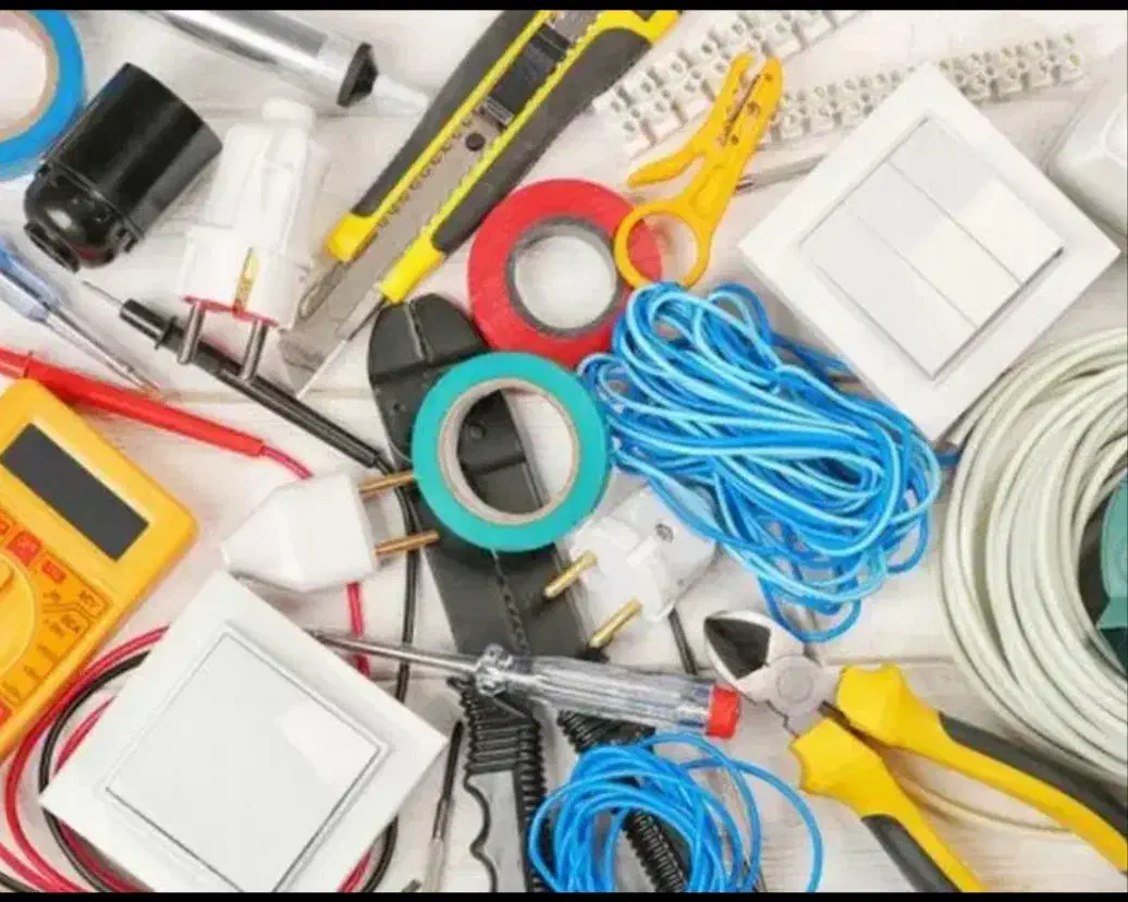 استخدام برقکار نیمه ماهر و شاگرد ساده|استخدام معماری، عمران و ساختمانی|بهار, |دیوار