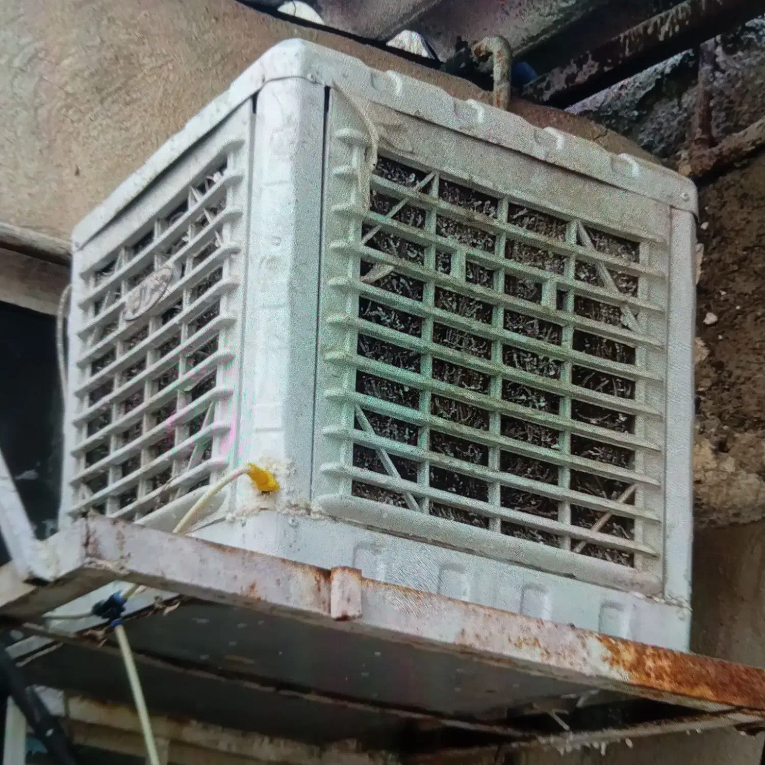 کولر ابی کوچک|کولر آبی|اسلام‌شهر, شهرک واوان|دیوار