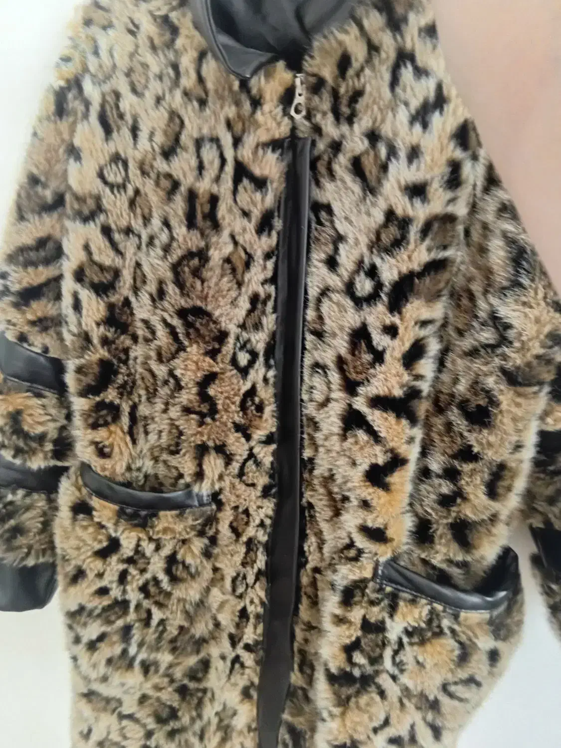 پالتو تمام پشم جنس خارجی با چرم و زیپ خوش دوخت|لباس|نورآباد ممسنی, |دیوار