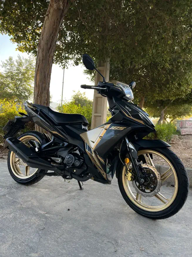 لاکی ۱۸۵vf3|موتورسیکلت|شیراز, عفیفآباد|دیوار