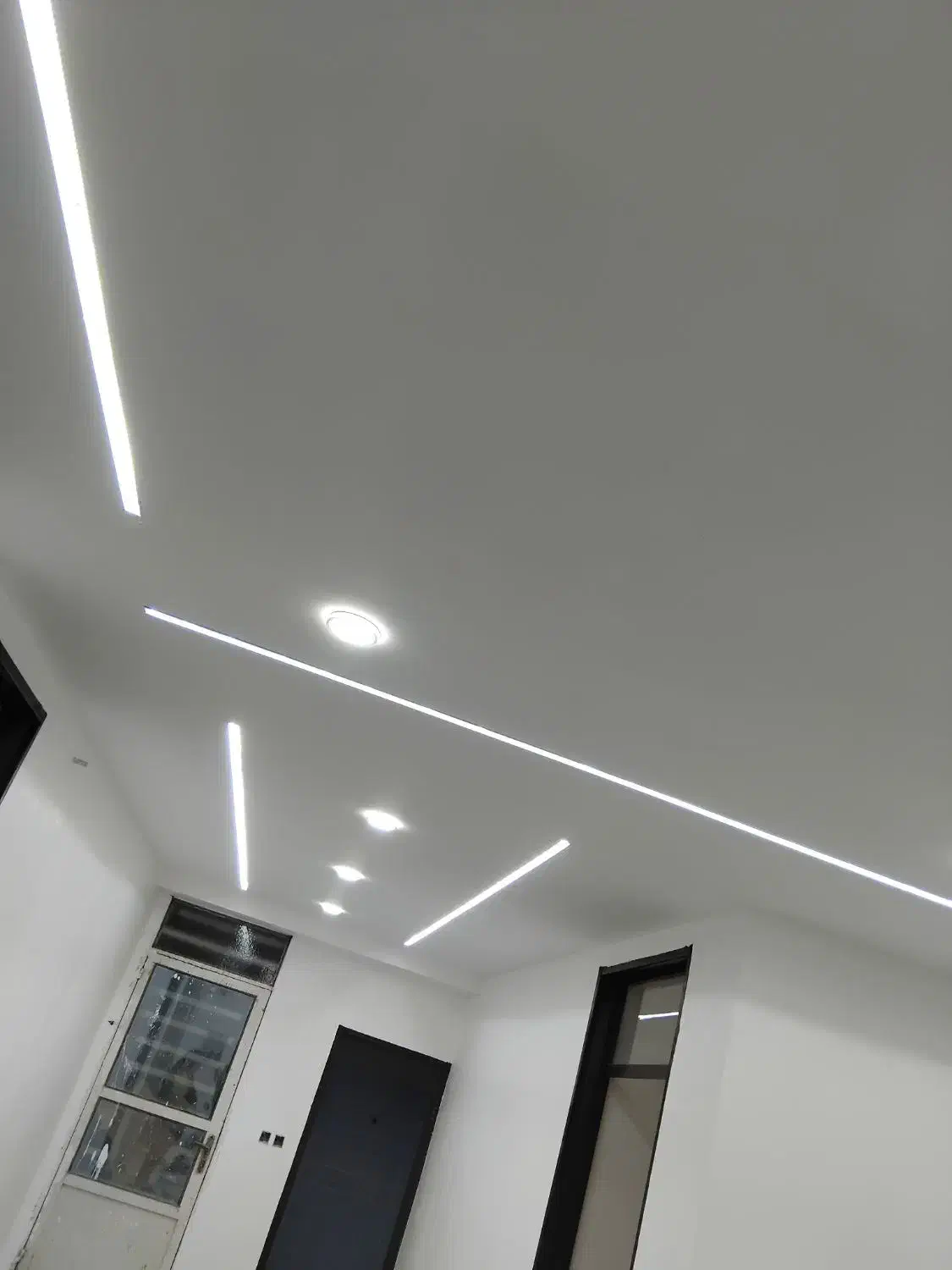 برق کاری،صفر تا صد و تعمیرات.ساختمان و صنعت|خدمات پیشه و مهارت|جیرفت, |دیوار