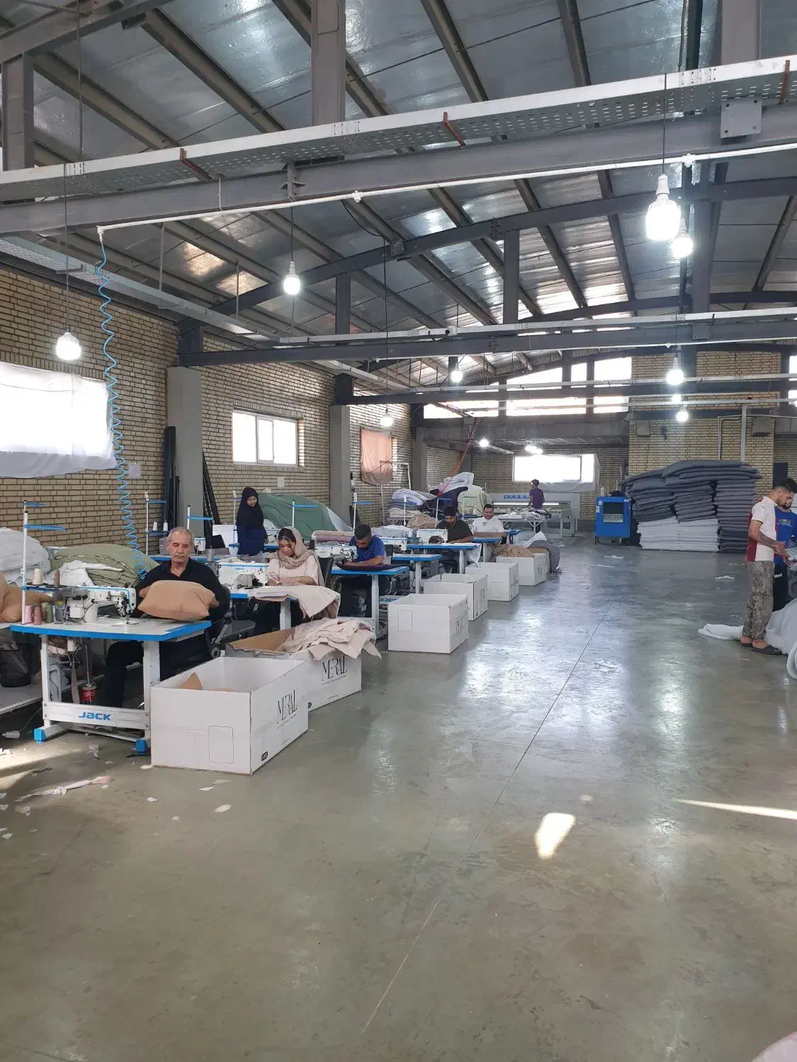 خیاط حرفه ای و نیروی خدماتی|استخدام صنعتی، فنی، مهندسی|قرچک, شهرک صنعتی قرچک|دیوار