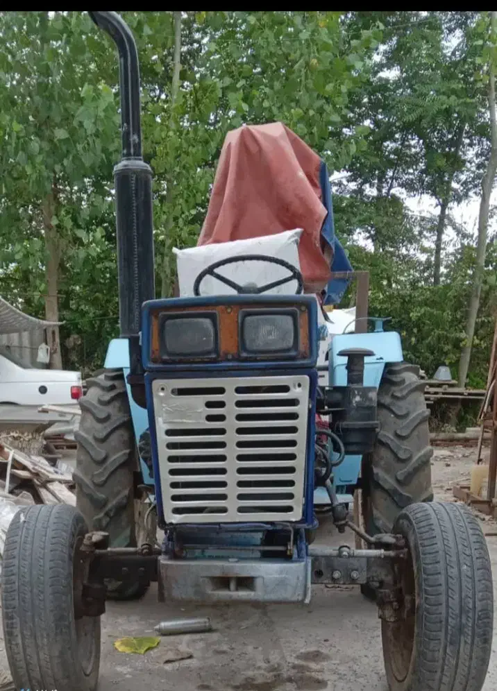 تراکتور  تک دیفرانسیل|ماشین‌آلات صنعتی|رشت, حومه رشت|دیوار