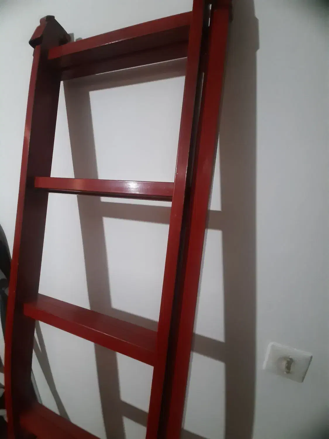 نردبان چهارده پله ای|ابزارآلات|مشهد, هفت تیر (آب و برق)|دیوار