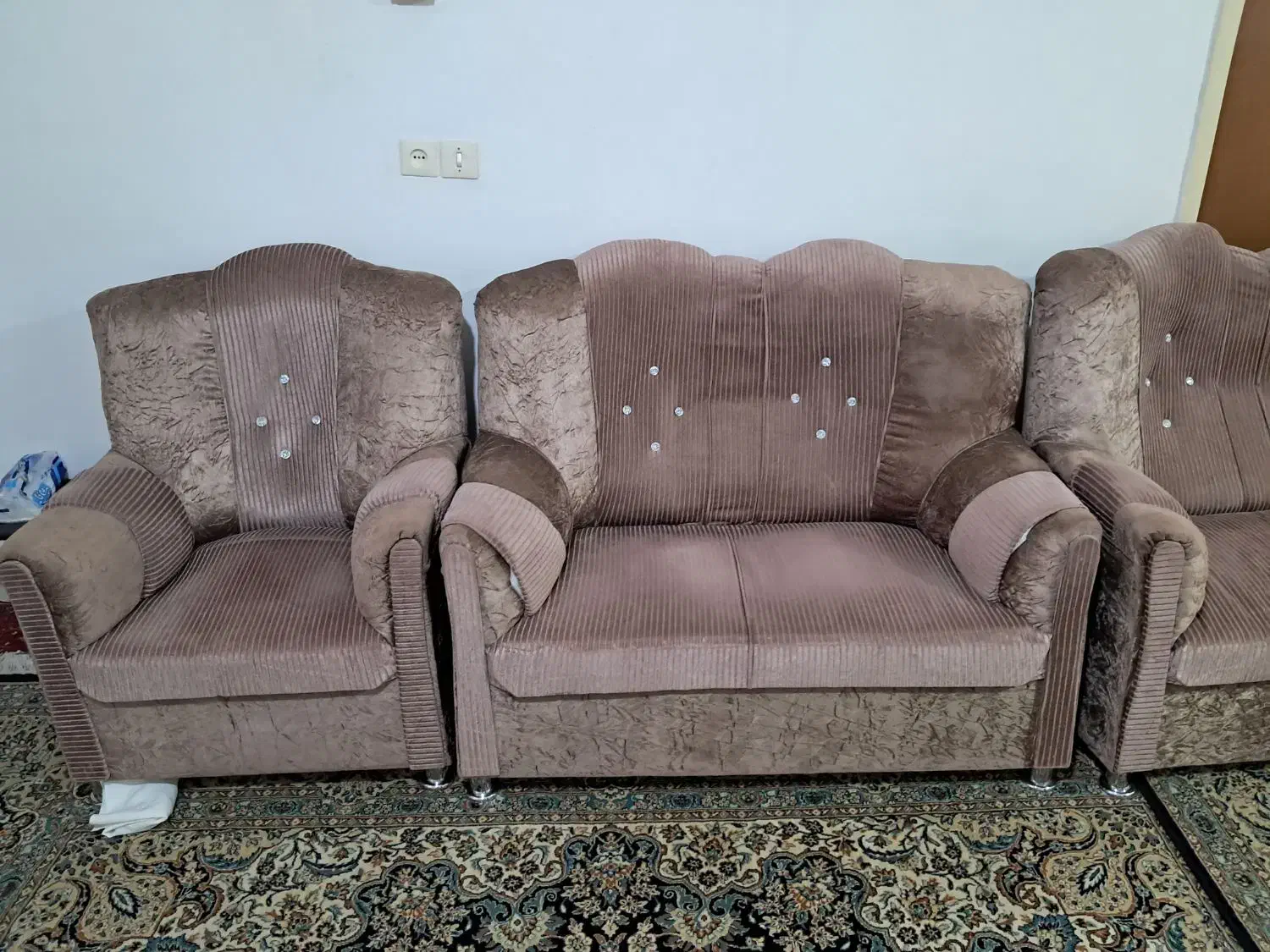 یک دست مبل بفروش میرسد|مبلمان خانگی و میز عسلی|رفسنجان, |دیوار