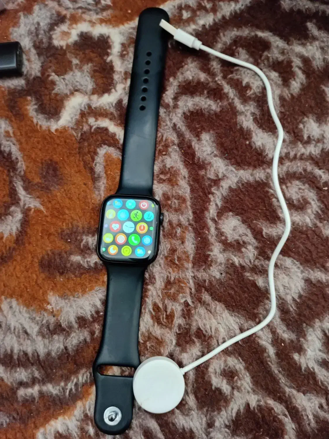 ساعت نو|ساعت|قم, آذر (نکویی)|دیوار