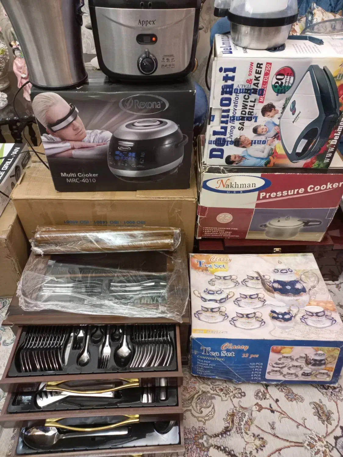 دکوری ظروف کریستال جارو برقی خیلی وسایل دیگر فوری|ظروف سرو و پذیرایی|اصفهان, سعادت‌آباد|دیوار