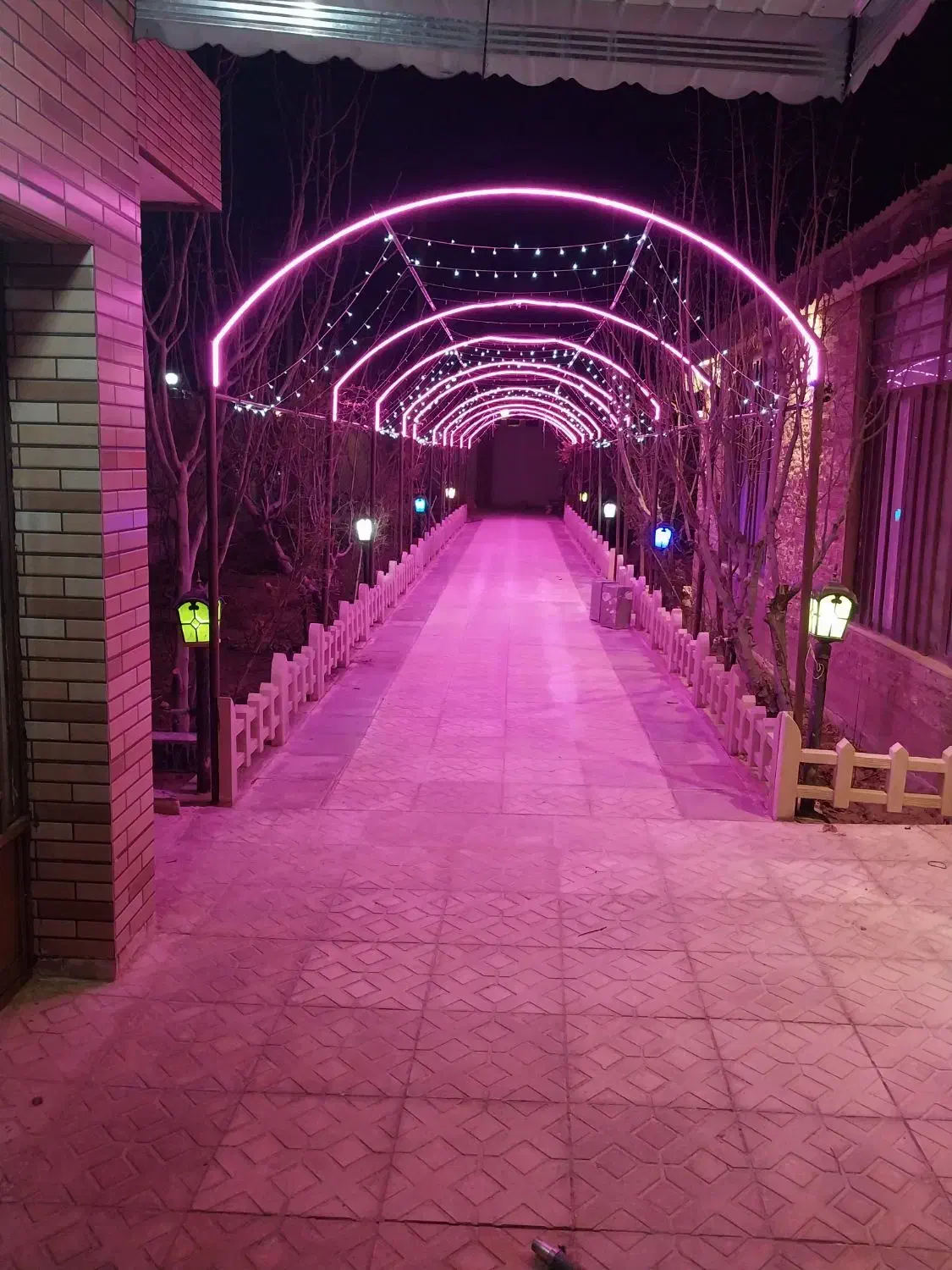 باغ ویلا|اجارهٔ کوتاه‌مدت ویلا و باغ|ابریشم, |دیوار