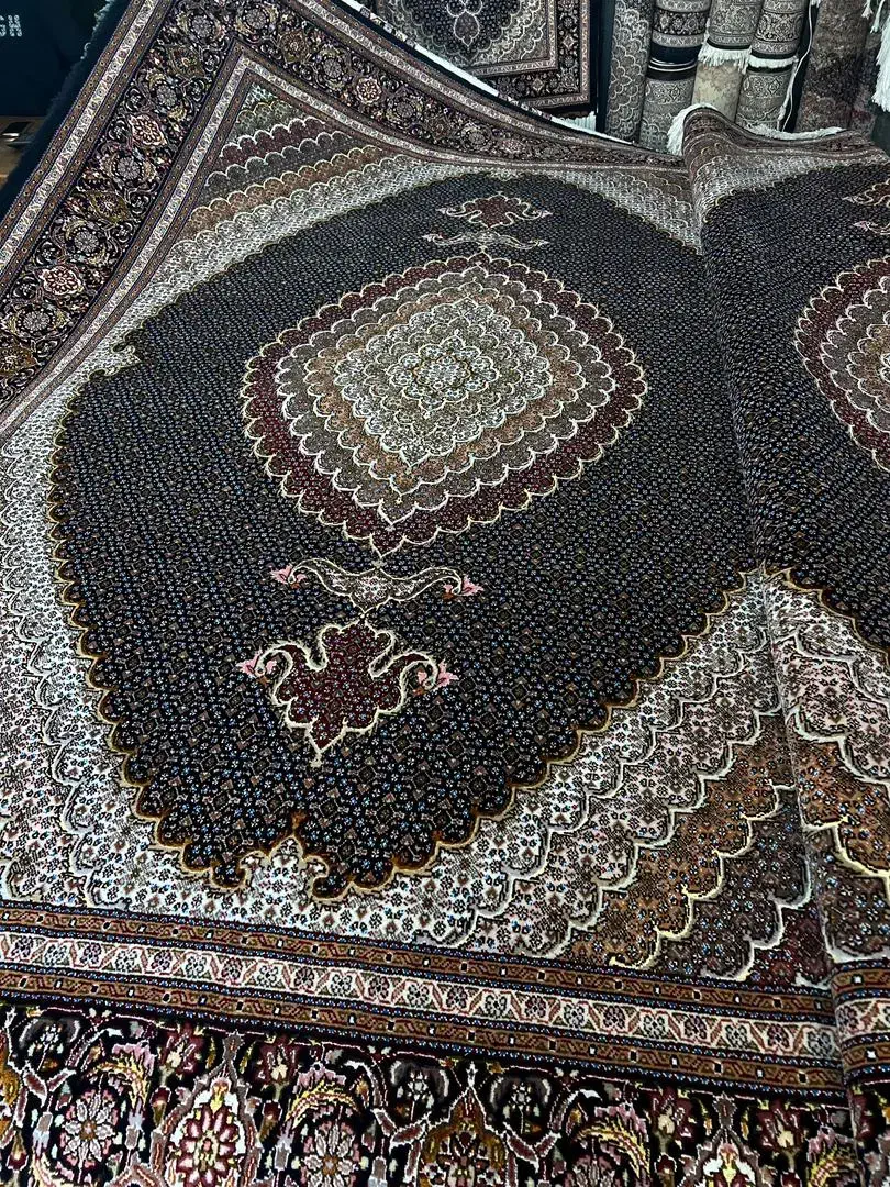 فرش دستبافت|فرش|اندیشه, اندیشه فاز ۱|دیوار