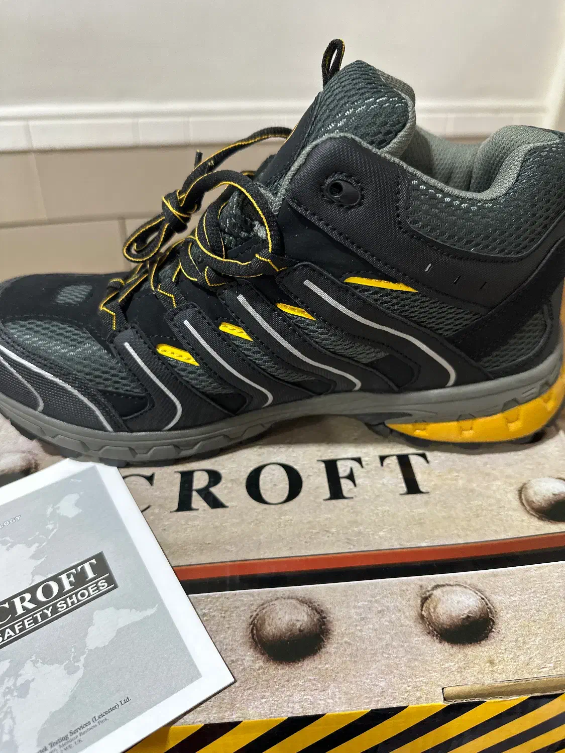 فروش کفش صنعتی برند کرافت|کیف، کفش، کمربند|لامرد, |دیوار