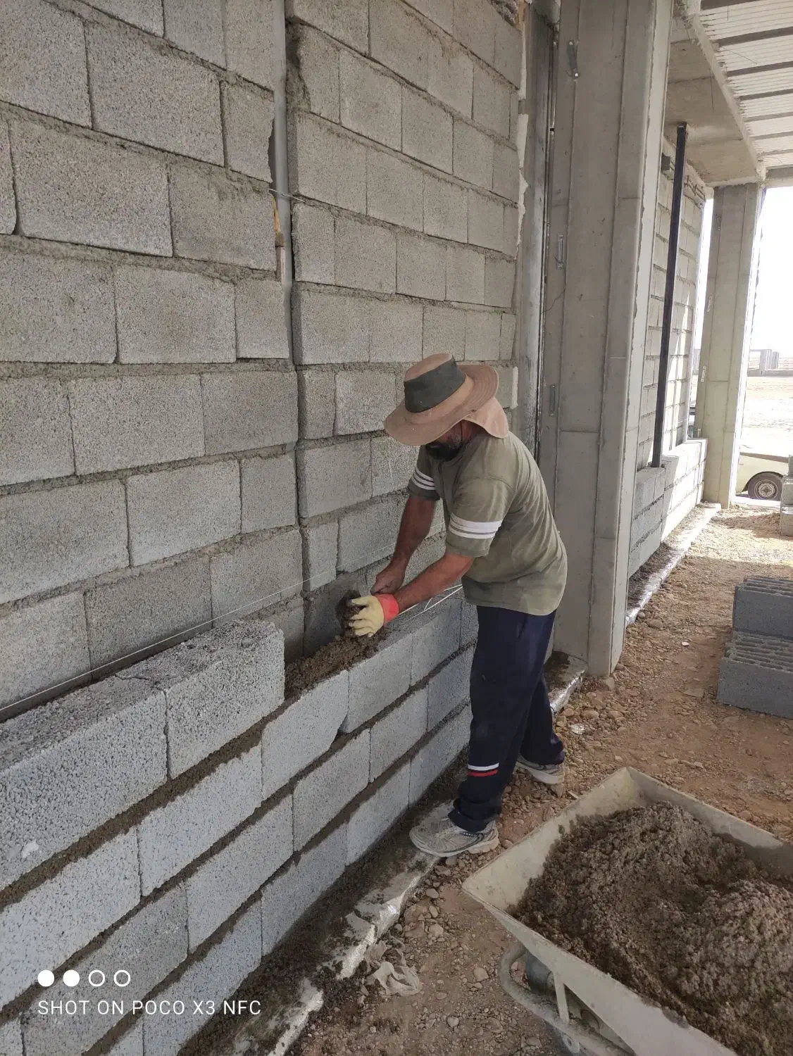 کارگر ساختمانی هستم|خدمات پیشه و مهارت|گنبد کاووس, |دیوار