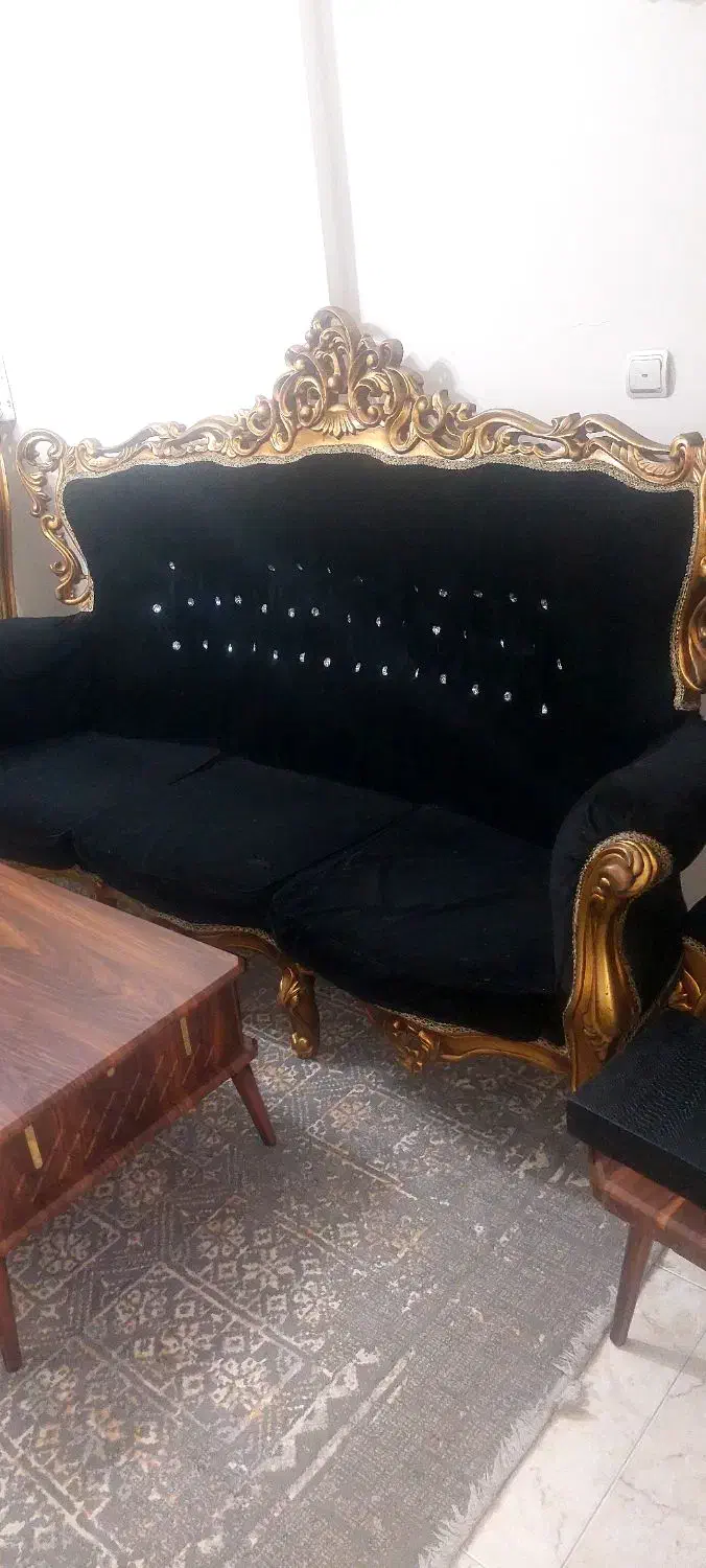 مبل ۷نفره|مبلمان خانگی و میز عسلی|رشت, باهنر|دیوار