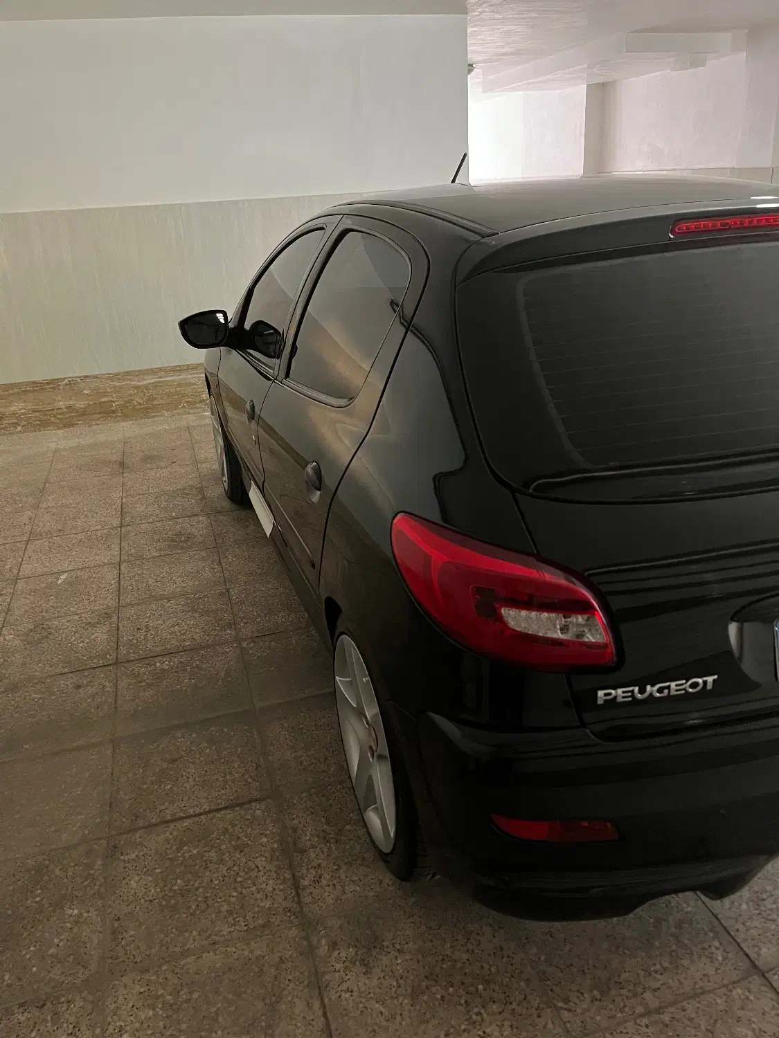 ۲۰۷ سقففلز|خودرو سواری و وانت|اراک, |دیوار