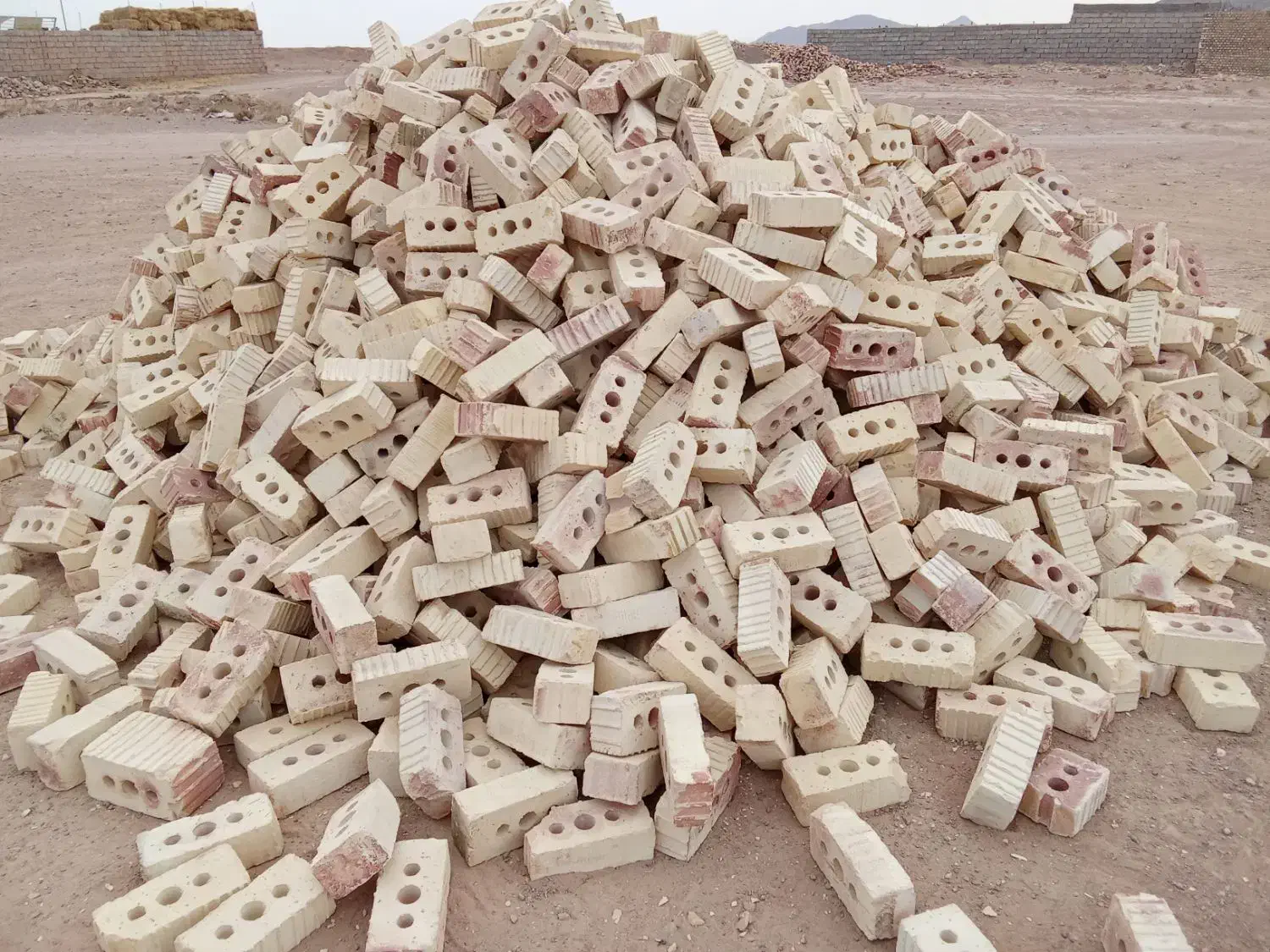 اجر گری ۳ سوراخ و تیغه|مصالح و تجهیزات ساختمان|فردوس (خراسان), |دیوار