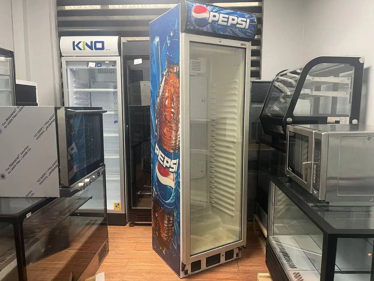 فروش ترازو یخچال کالباس بر و قفسه. صندلی ویترین..|فروشگاه و مغازه|ری, سیزده آبان|دیوار