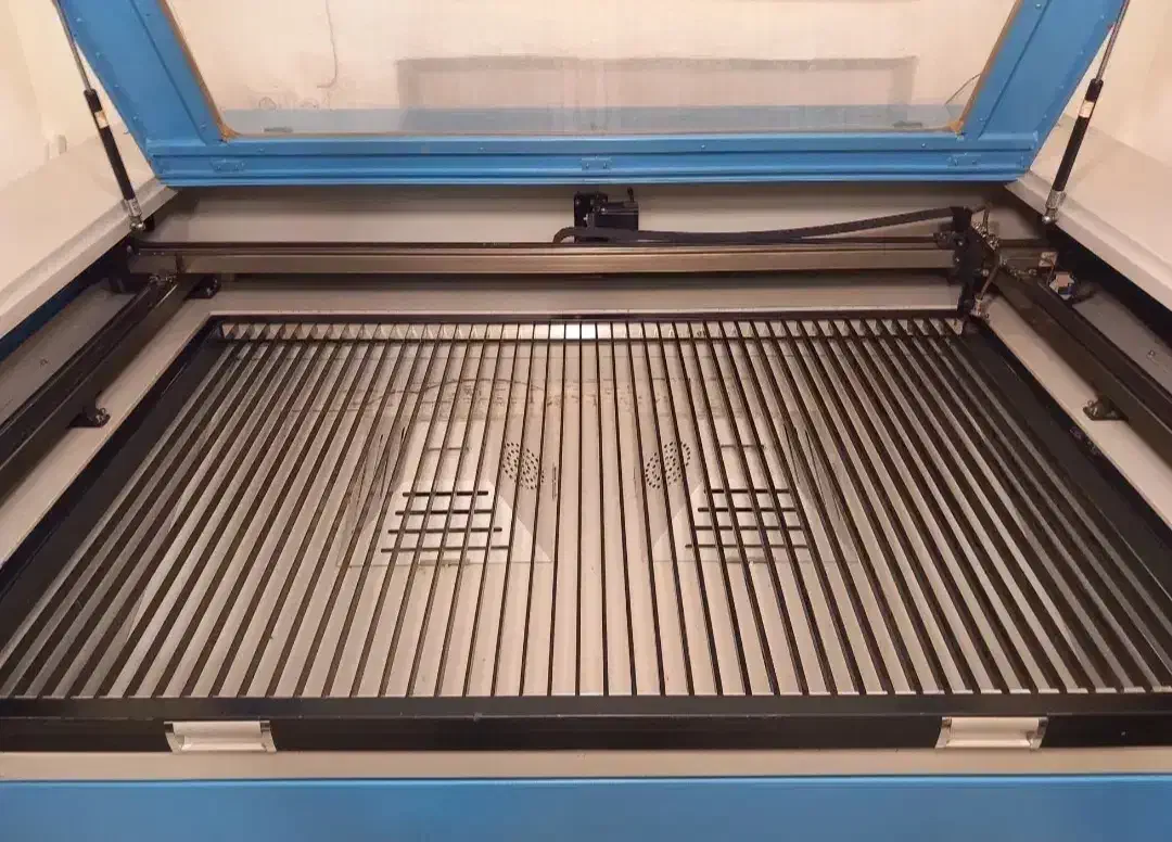 دستگاه لیزر وارداتی برند گلوری 90×140 در حد نو|ماشینآلات صنعتی|تهران, ایرانشهر|دیوار