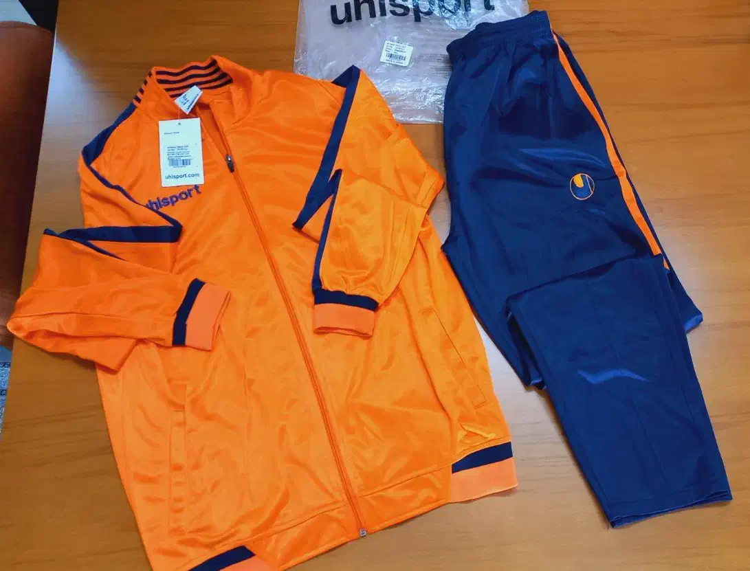ست گرم کن وشلوار uhlsport|تجهیزات ورزشی|شیراز, فرگاز|دیوار