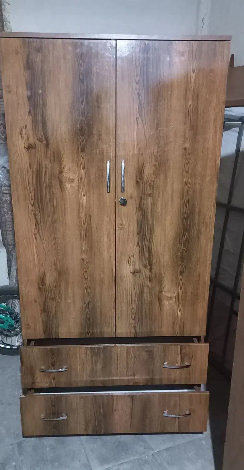 کمد لباسی سالم جادار طبقه بندی|جاکفشی، کمد، دراور|کرمان, |دیوار