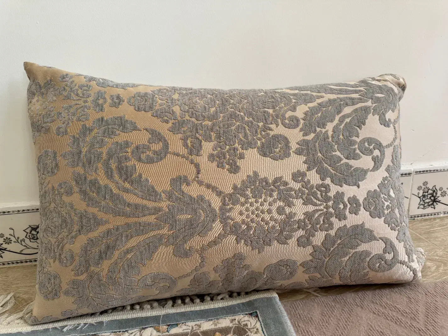 روبالشتی|رختخواب، بالش، پتو|جوانرود, |دیوار