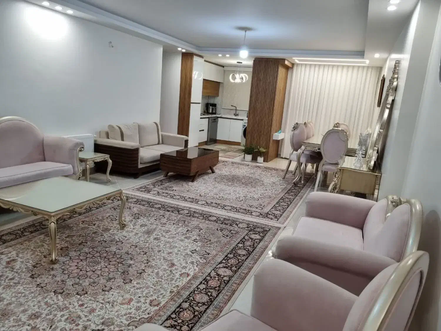 تعدادی وسایل شیک|میز و صندلی غذاخوری|اراک, |دیوار