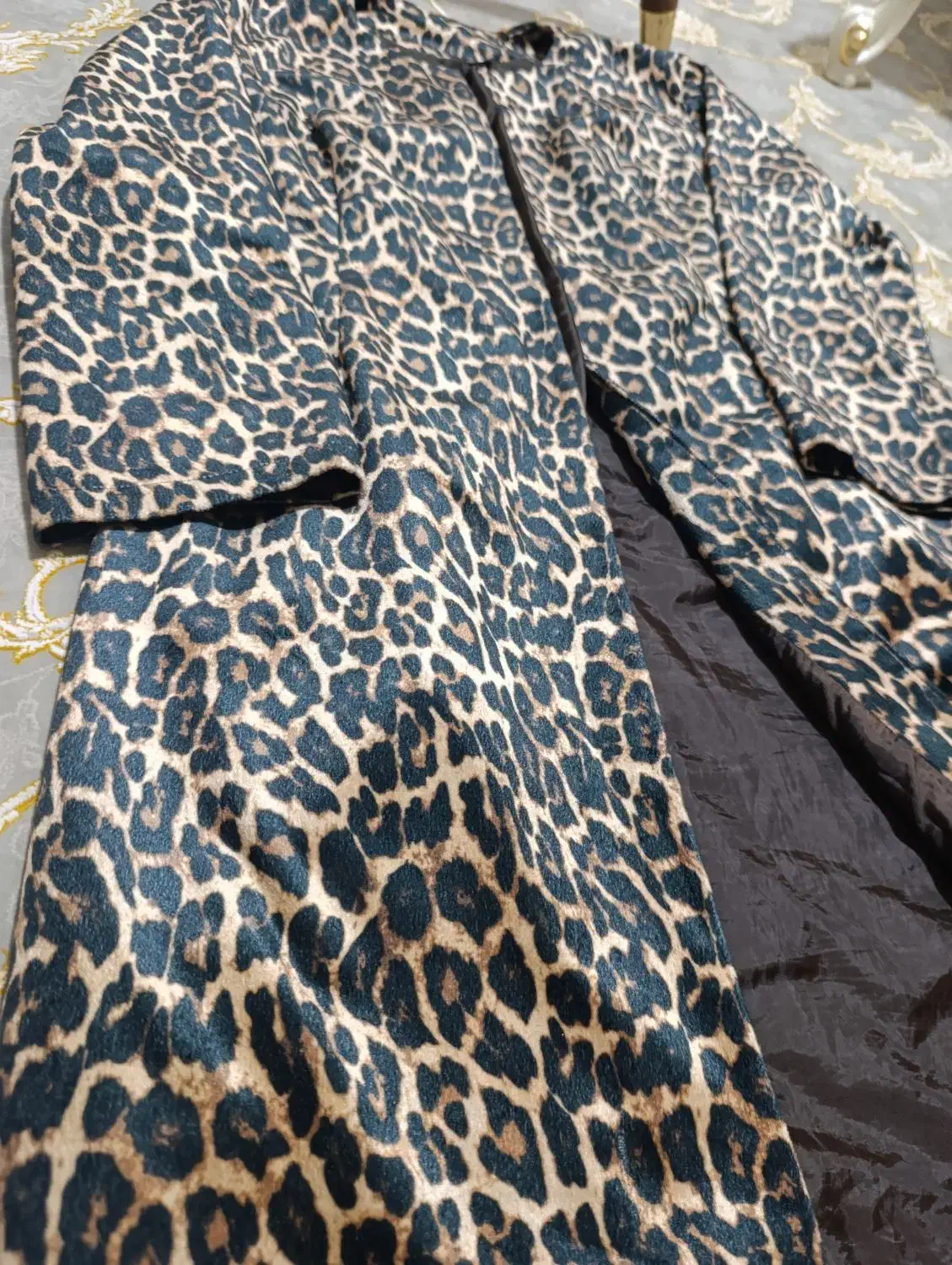 پالتو بارانی پلنگی  .چرم .خز دار همشون نو‌درحدنو|لباس|خوی, |دیوار