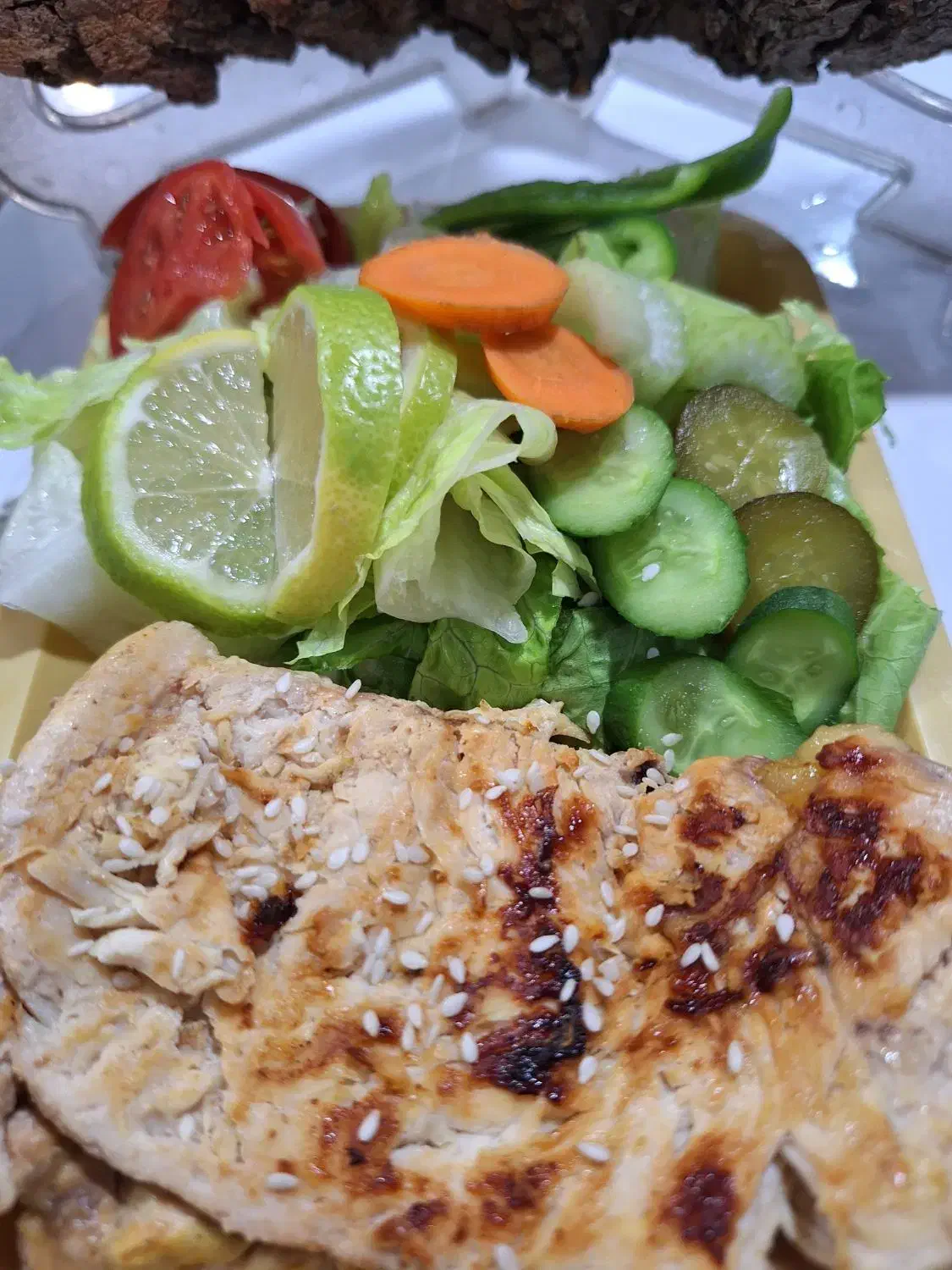 نیازمند آقا کار کردن در بوفه باشگاه پاره وقت|استخدام خدمات فروشگاه و رستوران|بروجرد, |دیوار