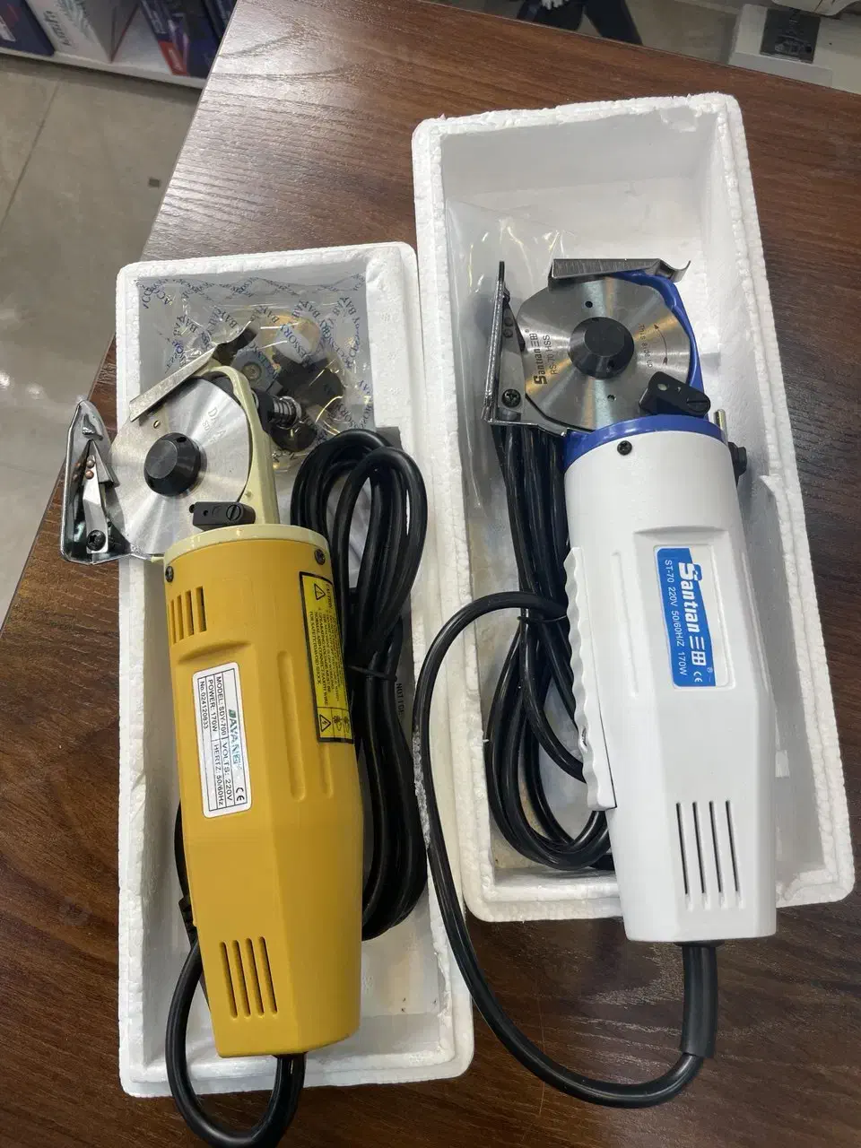 انواع قیچی های برقی وساده و معمولی|لوازم خیاطی و بافتنی|رشت, حسین آباد|دیوار