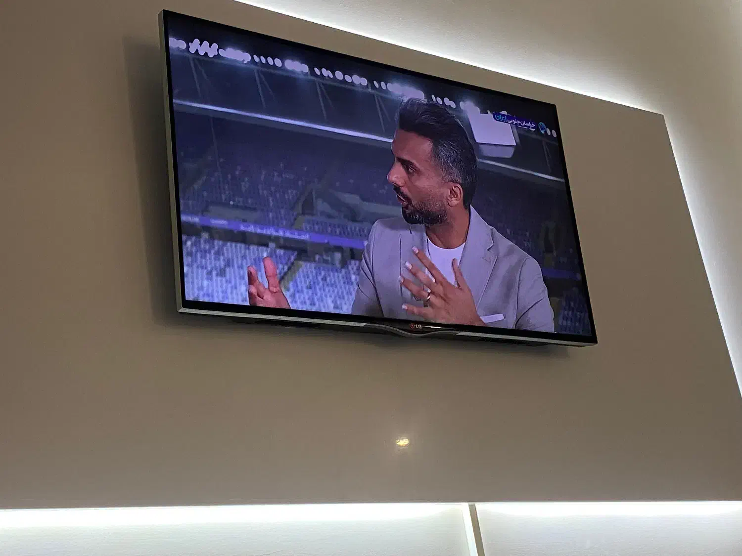 تلویزیون ۴۲ اینچ ال جی|تلویزیون و پروژکتور|تهران, شهرک ولیعصر جنوبی|دیوار